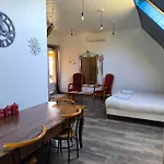 Le Puits De Garival Bed and Breakfast 3*