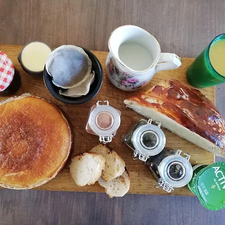 Le Puits De Garival Bed and breakfast