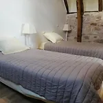 Le Puits De Garival Tour-de-Faure