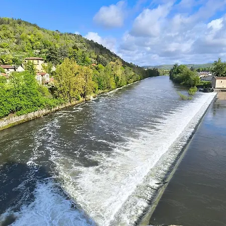 Le Puits De Garival Panzió 4*